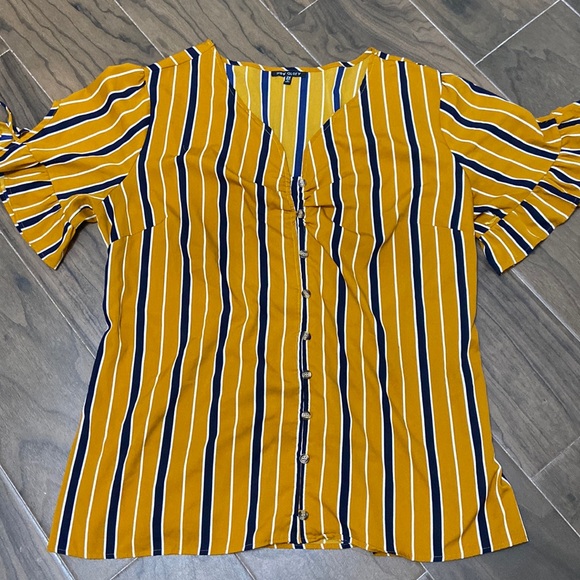 New Glory ButtonDown blouse (2X) - Picture 1 of 3